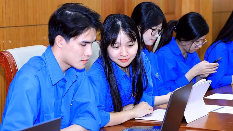 Đoàn viên, thanh niên tranh tài hưởng ứng ngay sau lễ khai mạc cuộc thi.