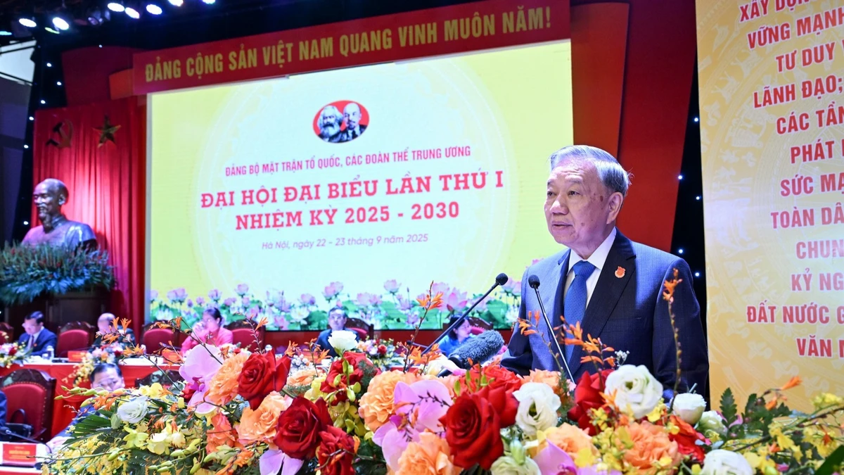 Tổng Bí thư Tô Lâm phát biểu chỉ đạo Đại hội đại biểu Đảng bộ Mặt trận Tổ quốc các đoàn thể Trung ương lần thứ I, nhiệm kỳ 2025-2030. (Ảnh: DUY LINH)