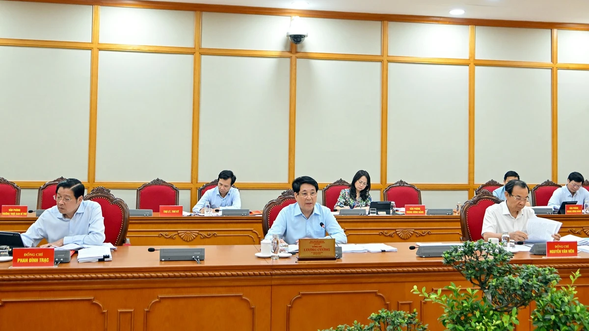 Chủ tịch nước Lương Cường chủ trì Tổ Công tác số 1 làm việc với Ban Thường vụ Tỉnh ủy Phú Thọ. (Ảnh: THỦY NGUYÊN)