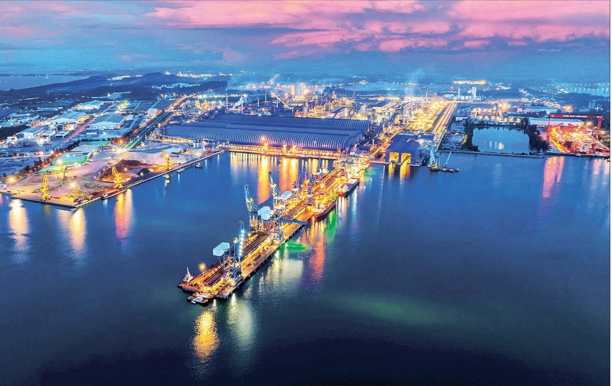 Khu liên hợp sản xuất gang thép Hòa Phát Dung Quất.