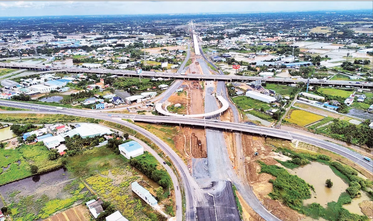 Nút giao kết nối Vành đai 3 - đường cao tốc Bến Lức-Long Thành và Thành phố Hồ Chí Minh-Trung Lương.