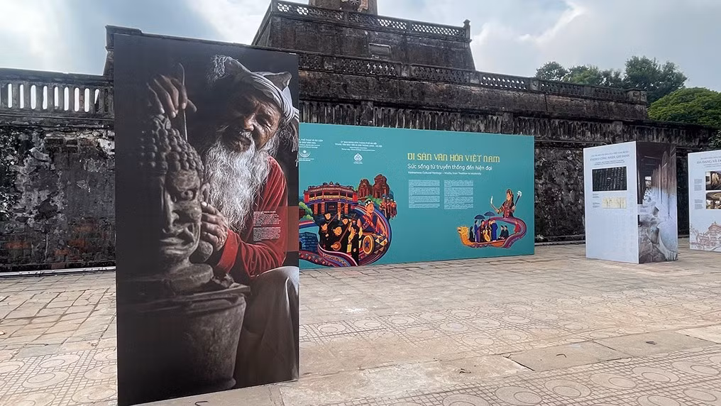 Triển lãm về di sản văn hóa tại Hoàng thành Thăng Long.