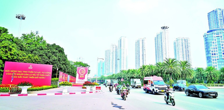 Hà Nội đang thể hiện rõ quyết tâm tiên phong trong triển khai các nghị quyết chiến lược của Bộ Chính trị. (Ảnh: BẢO LONG)