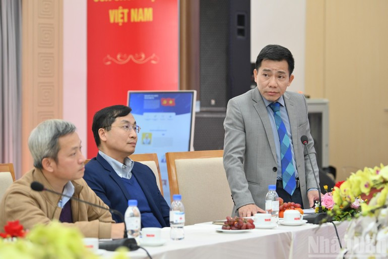 Ông Nguyễn Tất Thái - Phó Vụ trưởng Vụ Dự báo thống kê-ổn định tiền tệ, tài chính (Ngân hàng Nhà nước Việt Nam) cho biết ngành ngân hàng đã và đang cụ thể hóa tinh thần của Nghị quyết 57 và 68 bằng một loạt chính sách tài chính tín dụng đồng bộ. (Ảnh: Thế Đại)