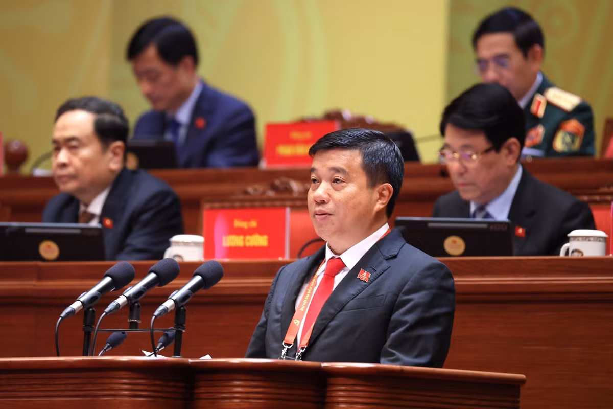 Đồng chí Y Thanh Hà Niê Kđăm, Ủy viên Trung ương Đảng, Bí thư Tỉnh ủy, Trưởng Đoàn đại biểu Quốc hội tỉnh Lâm Đồng, trình bày tham luận: “Củng cố hệ thống chính trị vùng đồng bào dân tộc thiểu số, tăng cường niềm tin của Nhân dân với Đảng”. (Ảnh: TTXVN)